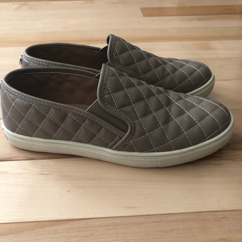 Steve Madden ECENTRCQ Slip Ons